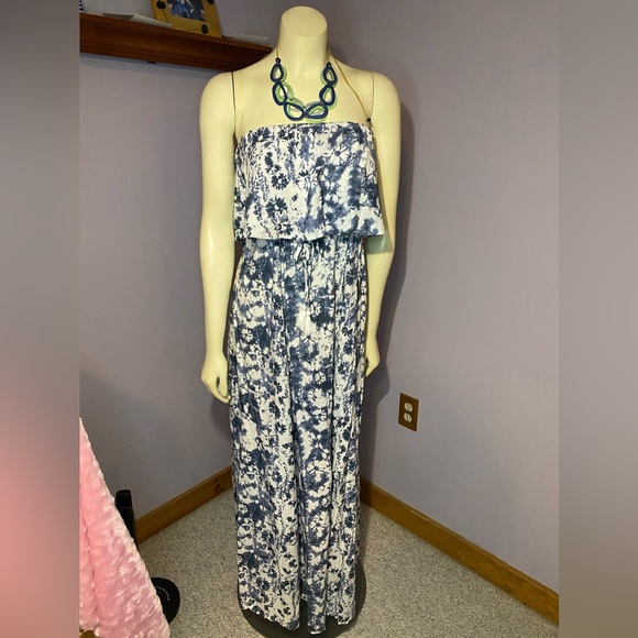 Japna Off-Shoulder Maxi Dress - Picture 3 of 13